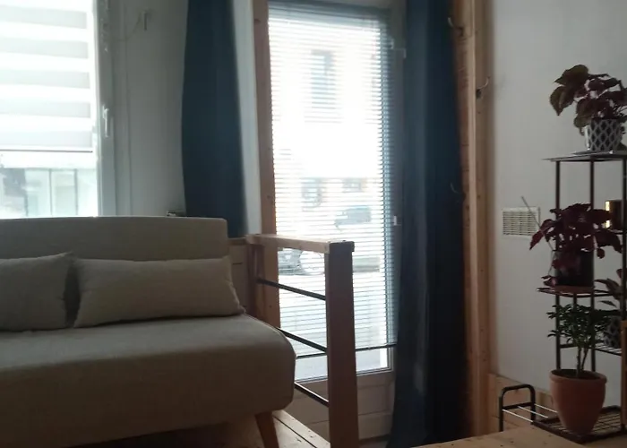 A 2 Pas De Naval Group Au Coeur D Rue Commercante * Cherbourg-en-Cotentin