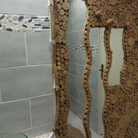 A 2 Pas De Naval Group Au Coeur D Rue Commercante